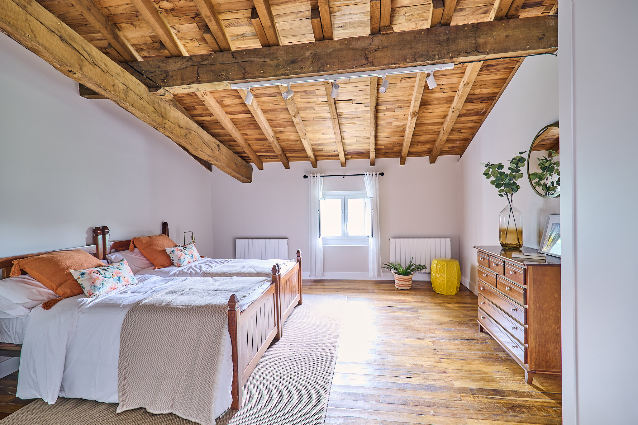 Photo: twin bedroom